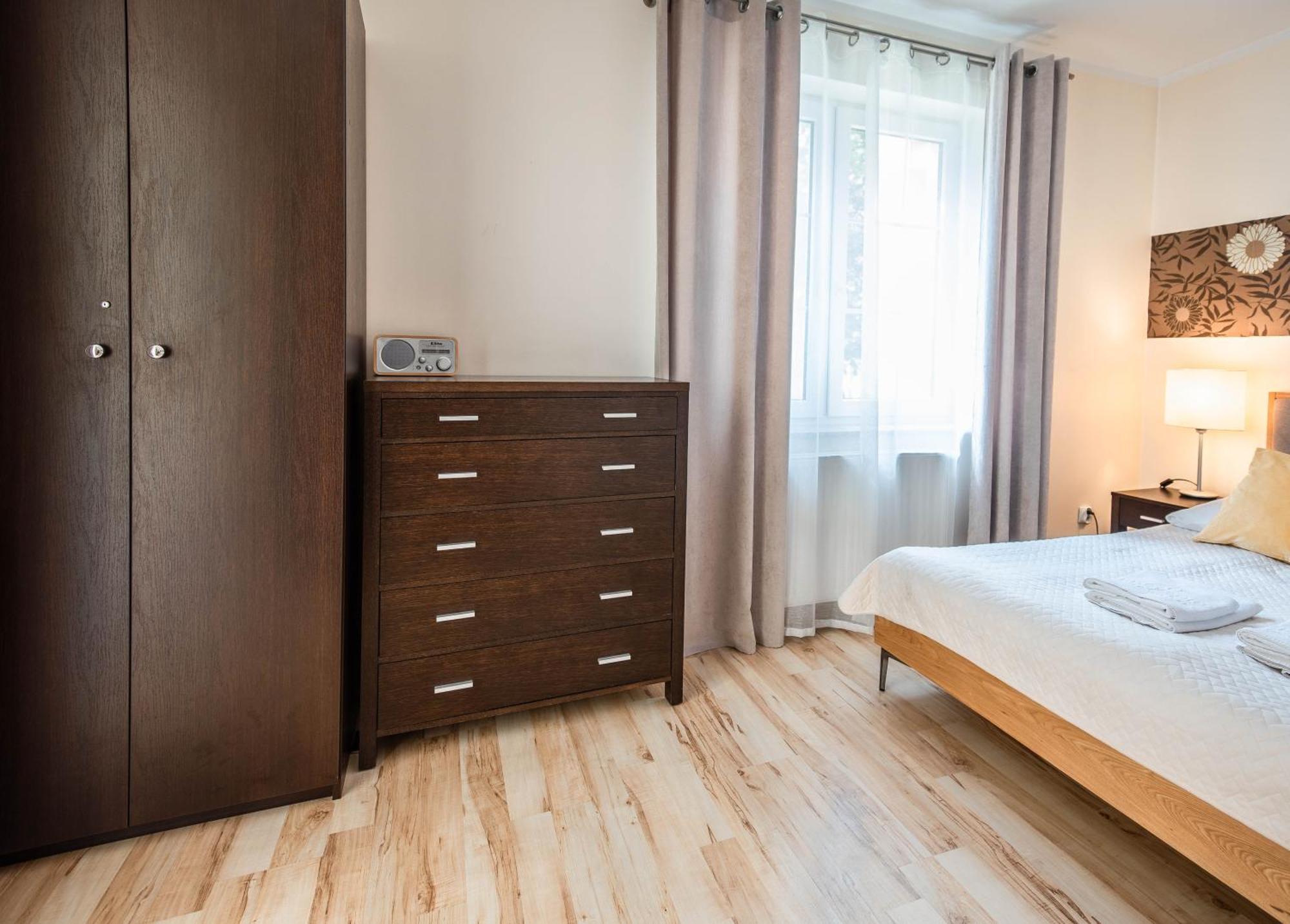 Świnoujście Apartamenty Na Wyspie - Villa Park - Parking מראה חיצוני תמונה